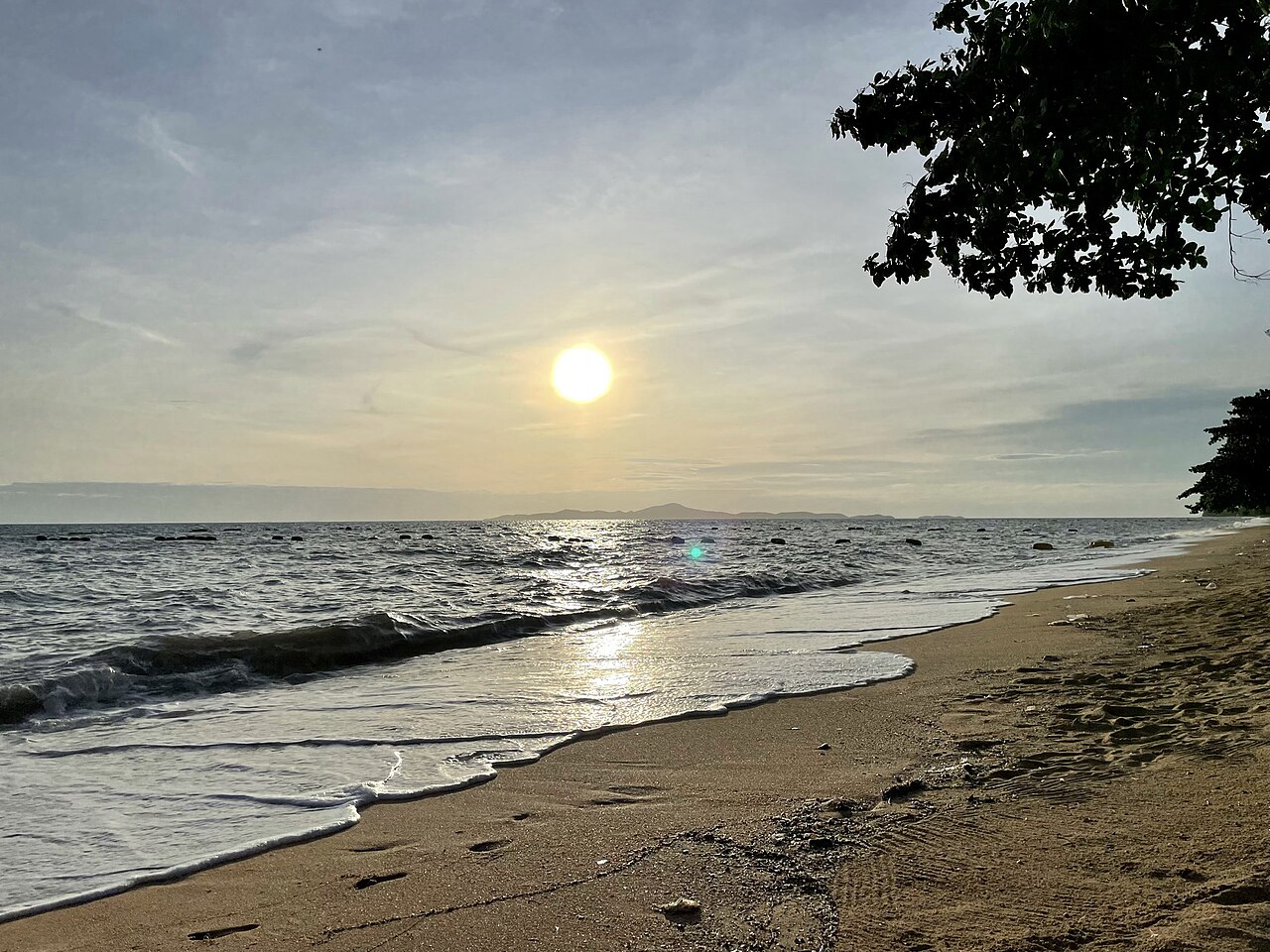 Jomtien: The Local's Guide to Pattaya's Beach Town