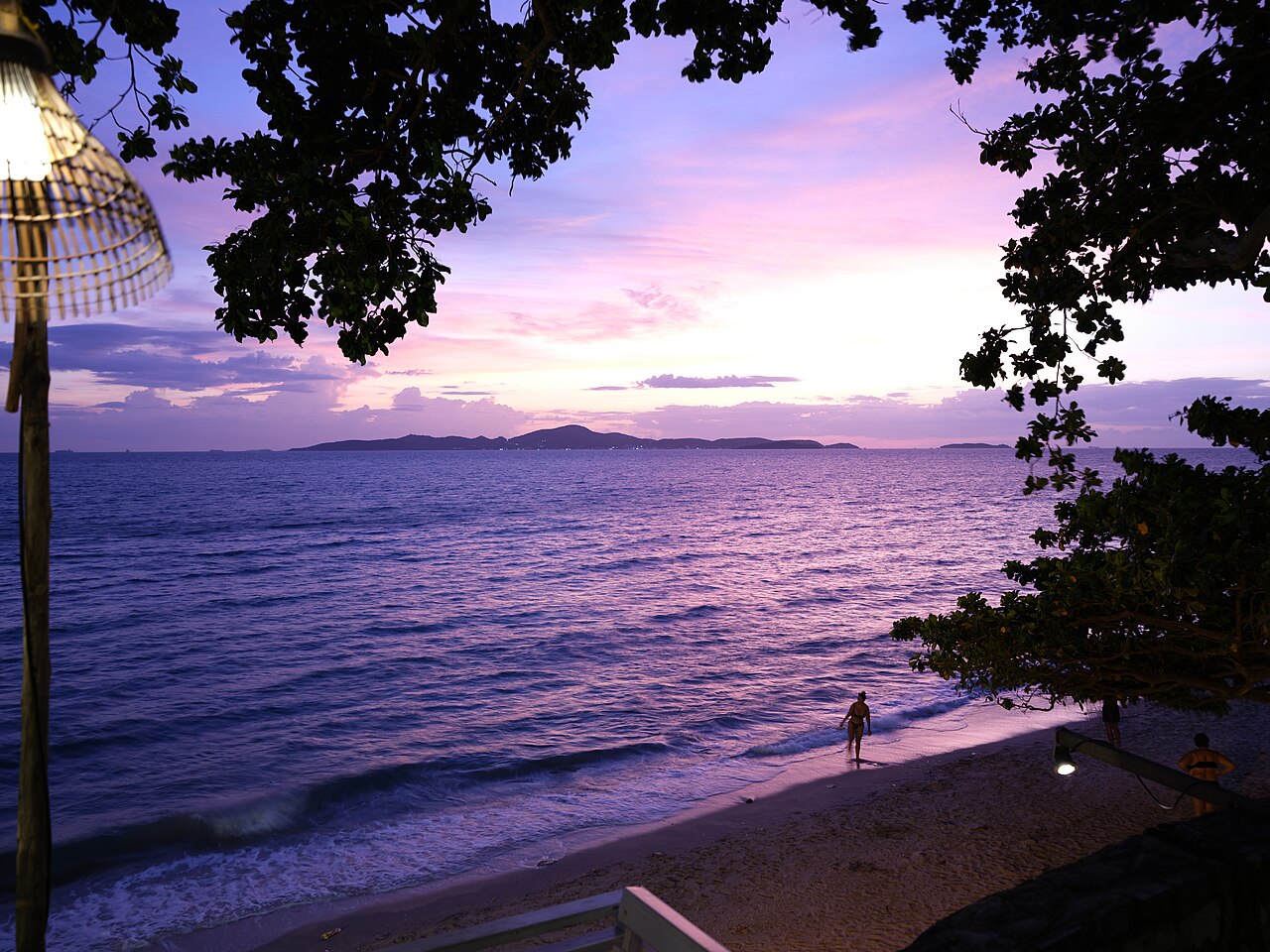 Koh Larn island seen from Jomtien Beach